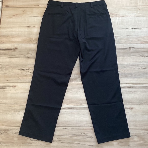 Kenneth Cole Reaction 36/30 Black Dress Pants. These are in perfect condition. - Picture 4 of 8